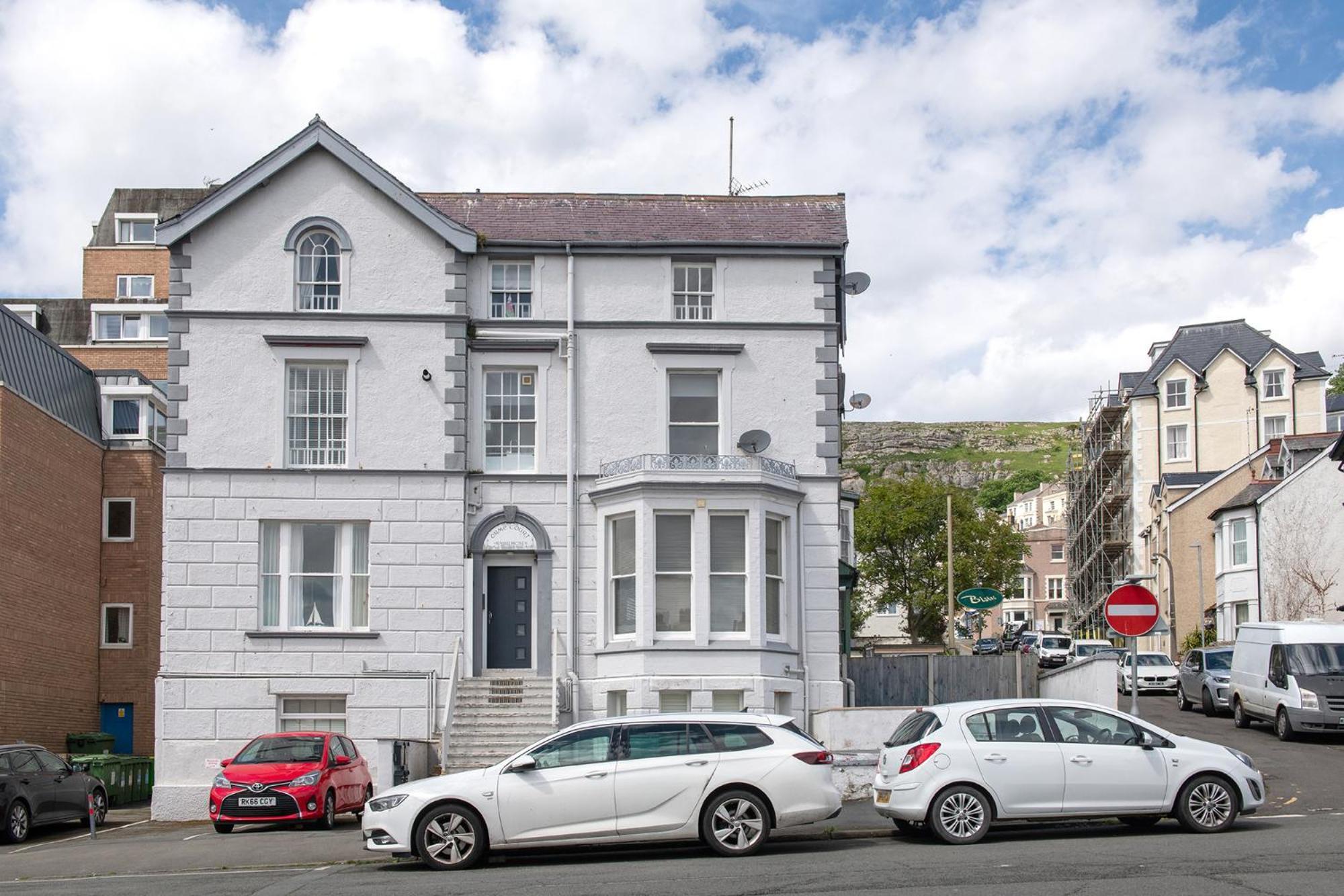 Abbey Road Boutique Apartment